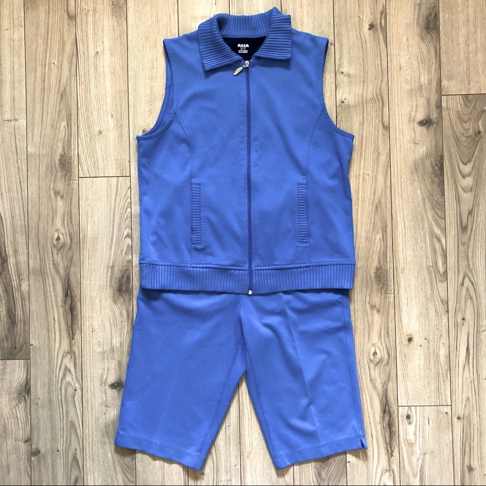 Women’s Alia 2 piece set- sleeveless vest (S) with shorts (size 6)